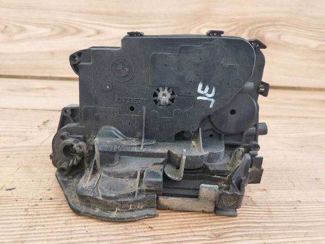 bontott BMW 3 E91 Jobb első Ajtózár