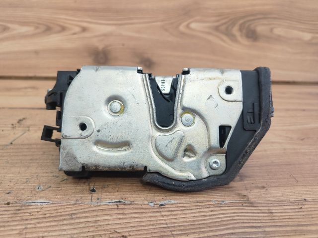 bontott BMW 3 E91 Jobb első Ajtózár