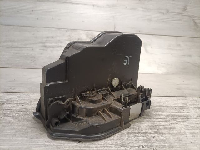 bontott BMW 3 E91 Jobb első Ajtózár