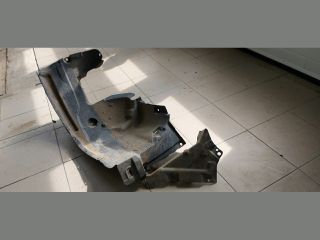 bontott BMW 3 E91 Jobb első Első Dobbetét (Kerékjárati, Műanyag)