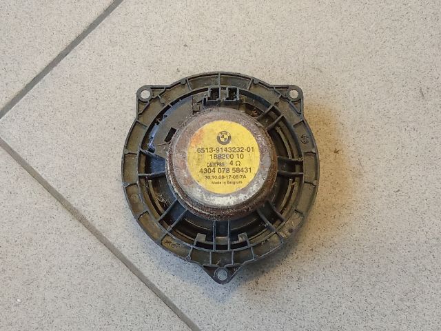 bontott BMW 3 E91 Jobb első Hangszóró