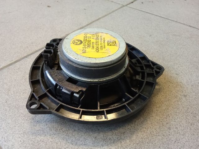 bontott BMW 3 E91 Jobb első Hangszóró