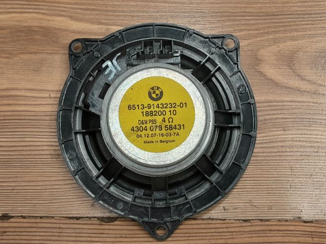 bontott BMW 3 E91 Jobb első Hangszóró