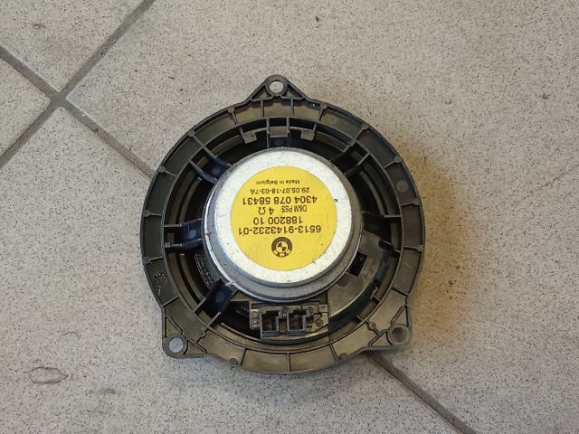 bontott BMW 3 E91 Jobb első Hangszóró