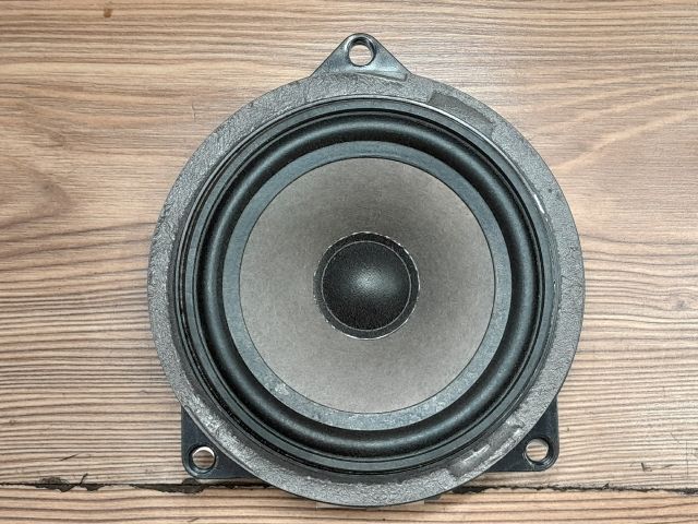 bontott BMW 3 E91 Jobb első Hangszóró