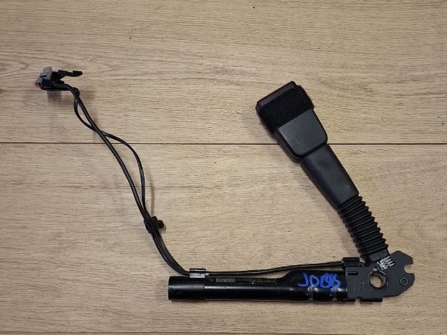 bontott BMW 3 E91 Jobb első Övfeszítő