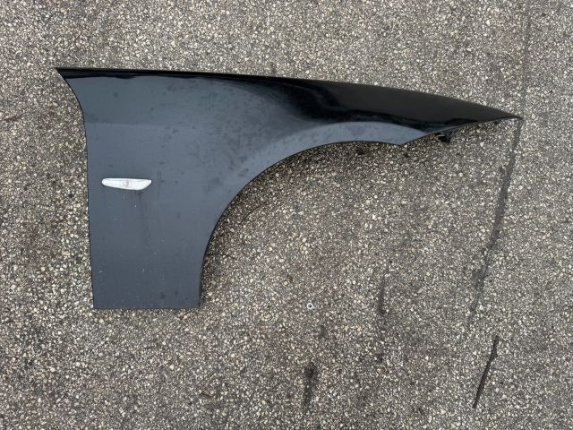 bontott BMW 3 E91 Jobb első Sárvédő