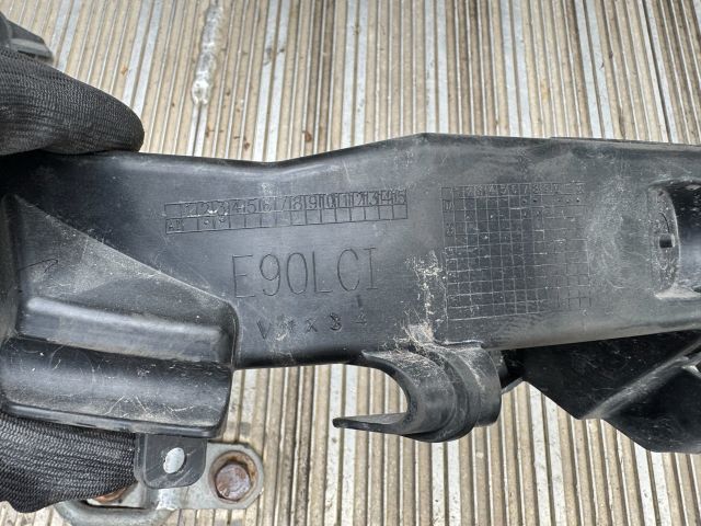 bontott BMW 3 E91 Jobb Fényszóró Lámpakeret