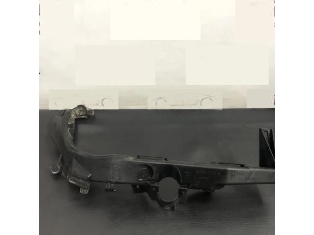 bontott BMW 3 E91 Jobb Fényszóró Tartó