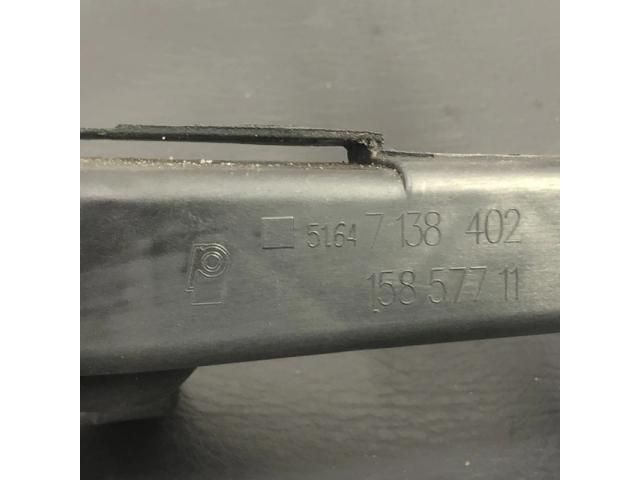 bontott BMW 3 E91 Jobb Fényszóró Tartó