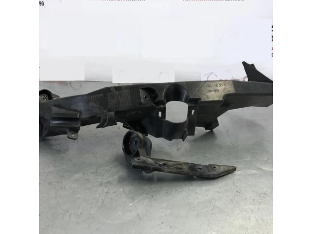 bontott BMW 3 E91 Jobb Fényszóró Tartó