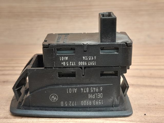 bontott BMW 3 E91 Jobb hátsó Ablakemelő Kapcsoló