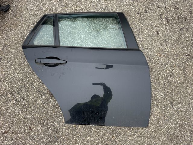 bontott BMW 3 E91 Jobb hátsó Ajtó (Részeivel)