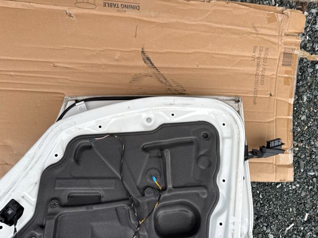 bontott BMW 3 E91 Jobb hátsó Ajtó (Részeivel)