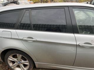 bontott BMW 3 E91 Jobb hátsó Ajtó (Üres lemez)