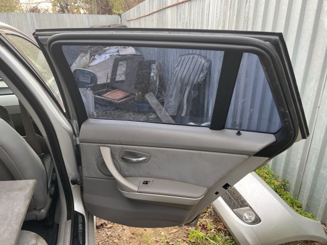 bontott BMW 3 E91 Jobb hátsó Ajtó (Üres lemez)