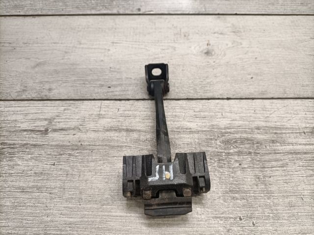 bontott BMW 3 E91 Jobb hátsó Ajtóhatároló