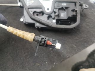 bontott BMW 3 E91 Jobb hátsó Ajtózár