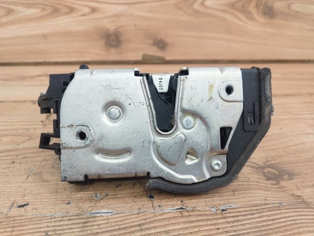 bontott BMW 3 E91 Jobb hátsó Ajtózár