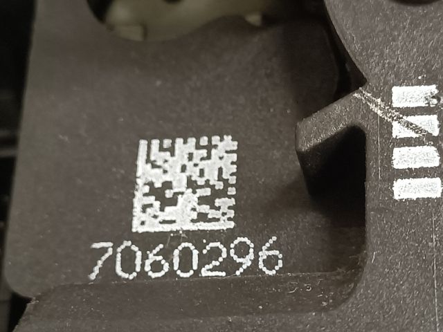 bontott BMW 3 E91 Jobb hátsó Ajtózár