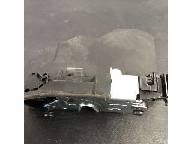 bontott BMW 3 E91 Jobb hátsó Ajtózár