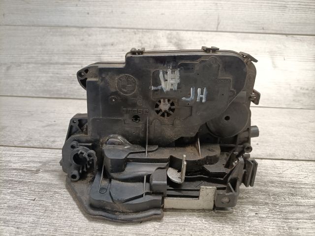 bontott BMW 3 E91 Jobb hátsó Ajtózár