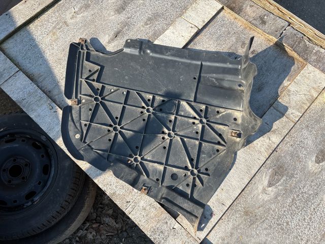 bontott BMW 3 E91 Jobb hátsó Fenéklemez