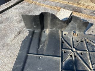 bontott BMW 3 E91 Jobb hátsó Fenéklemez