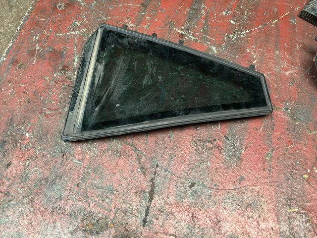 bontott BMW 3 E91 Jobb hátsó Fixüveg (Ajtóban)
