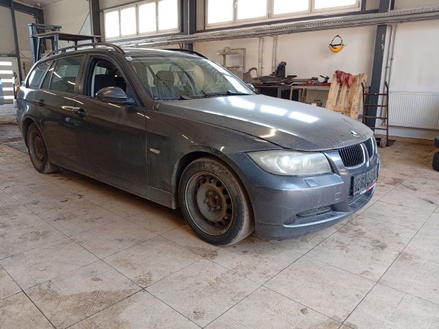 bontott BMW 3 E91 Jobb hátsó Fixüveg (Ajtóban)