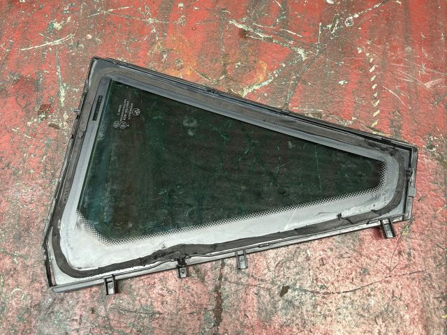 bontott BMW 3 E91 Jobb hátsó Fixüveg (Ajtóban)