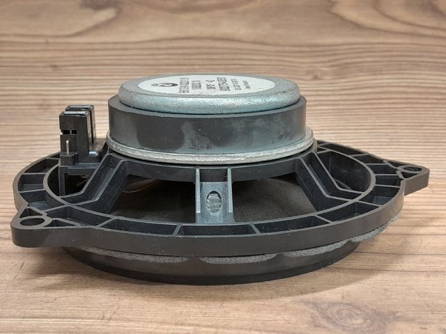 bontott BMW 3 E91 Jobb hátsó Hangszóró