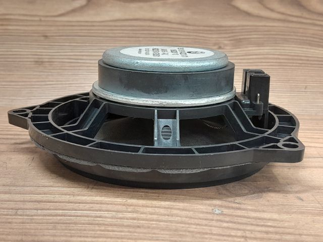 bontott BMW 3 E91 Jobb hátsó Hangszóró