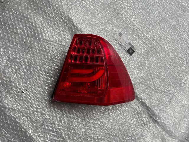 bontott BMW 3 E91 Jobb Hátsó Lámpa