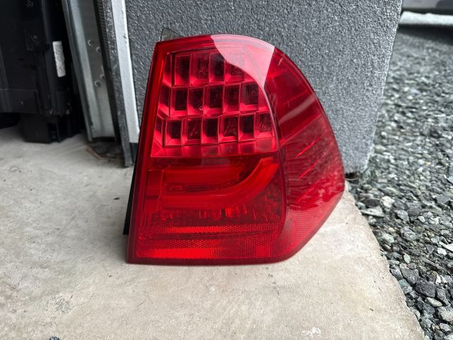 bontott BMW 3 E91 Jobb Hátsó Lámpa