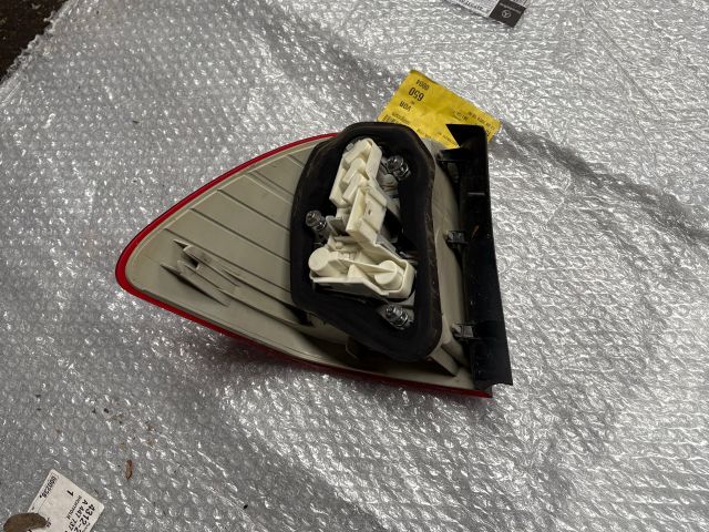 bontott BMW 3 E91 Jobb Hátsó Lámpa