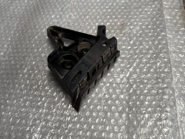 bontott BMW 3 E91 Jobb hátsó Oldal Lökhárító Tartó (Műanyag)