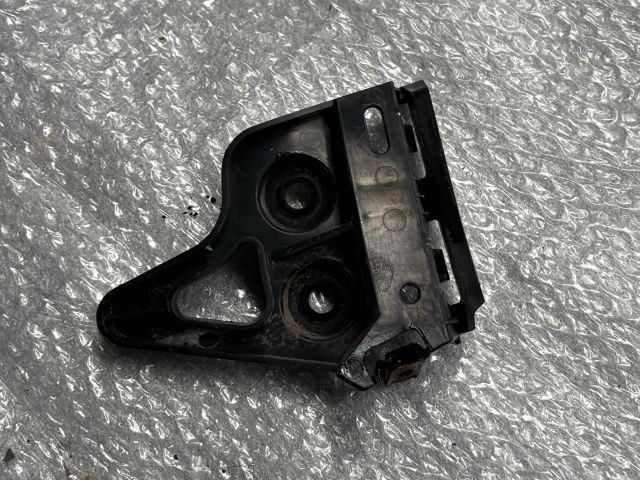 bontott BMW 3 E91 Jobb hátsó Oldal Lökhárító Tartó (Műanyag)