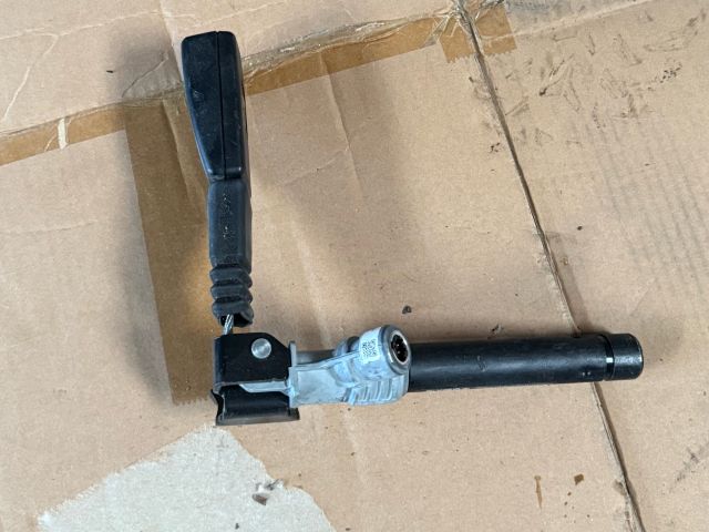 bontott BMW 3 E91 Jobb hátsó Övfeszítő