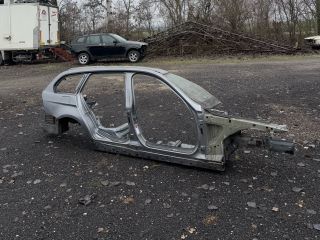 bontott BMW 3 E91 Jobb hátsó Sárvédő