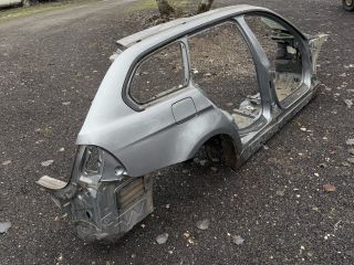 bontott BMW 3 E91 Jobb hátsó Sárvédő