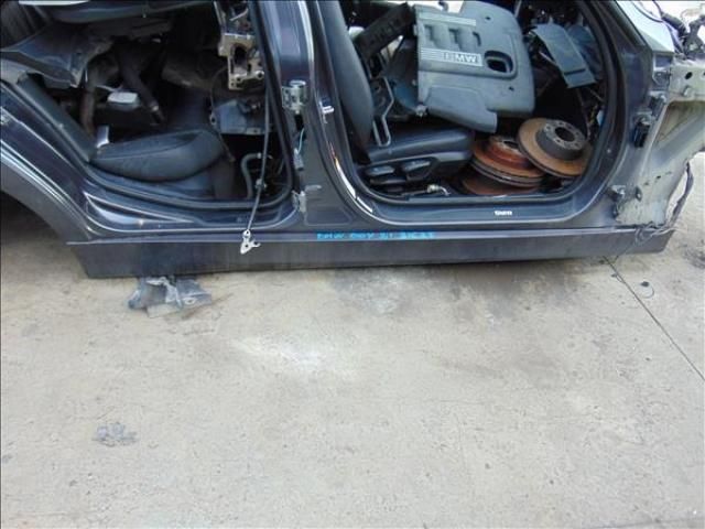 bontott BMW 3 E91 Jobb Küszöb