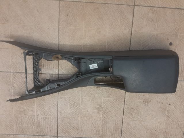 bontott BMW 3 E91 Könyöklő