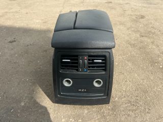 bontott BMW 3 E91 Könyöklő