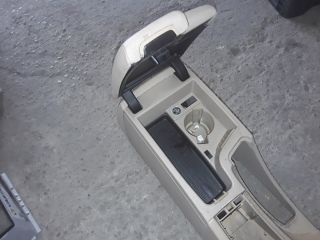 bontott BMW 3 E91 Könyöklő