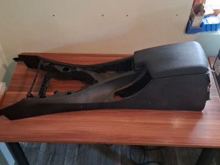 bontott BMW 3 E91 Könyöklő