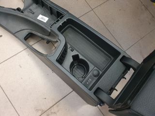 bontott BMW 3 E91 Könyöklő