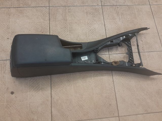 bontott BMW 3 E91 Könyöklő