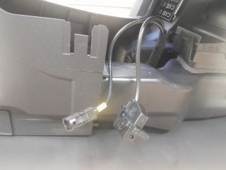 bontott BMW 3 E91 Könyöklő