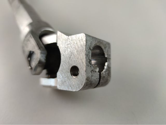 bontott BMW 3 E91 Kormánykardán